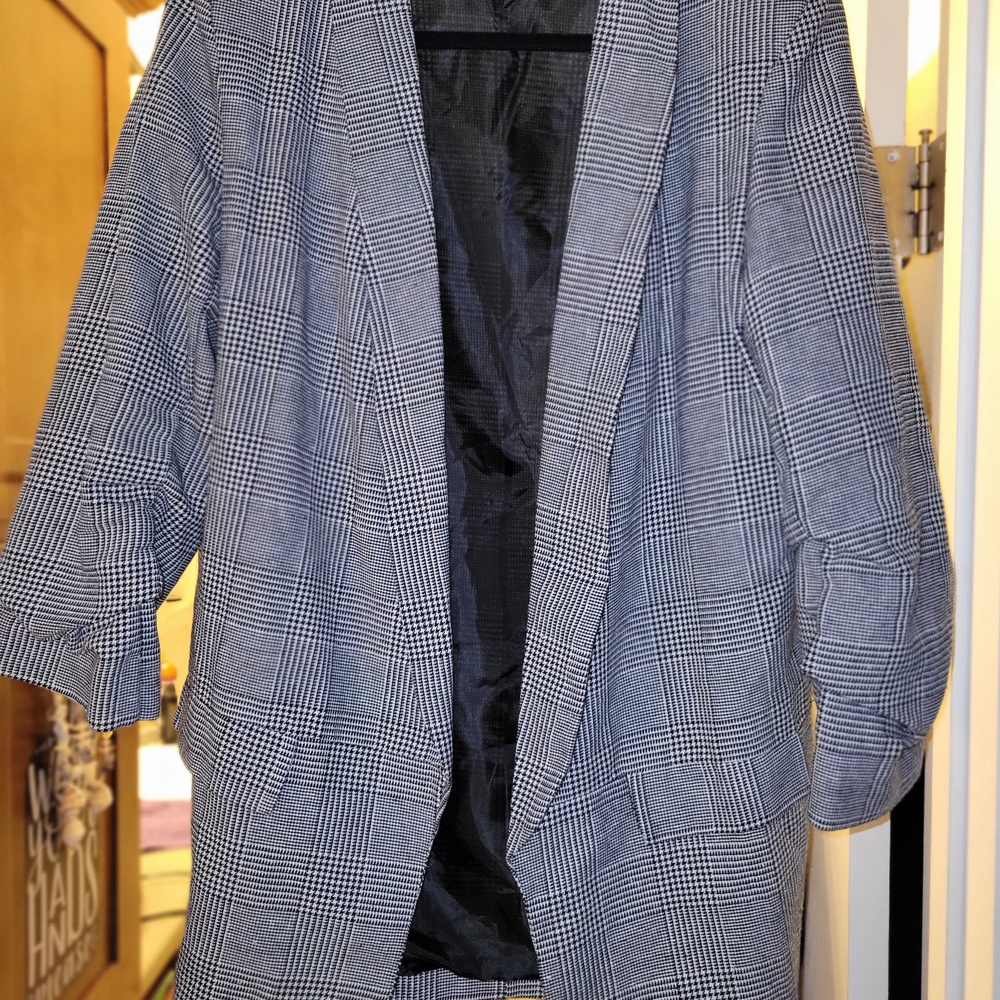 Boohoo Plus Black and White Plaid Blazer - Picture 2 of 4